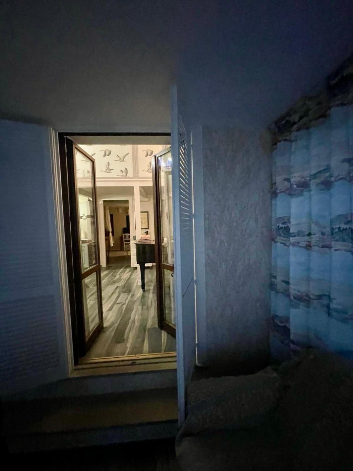 Sguardo sul lago Trevignano Romano Esterno foto